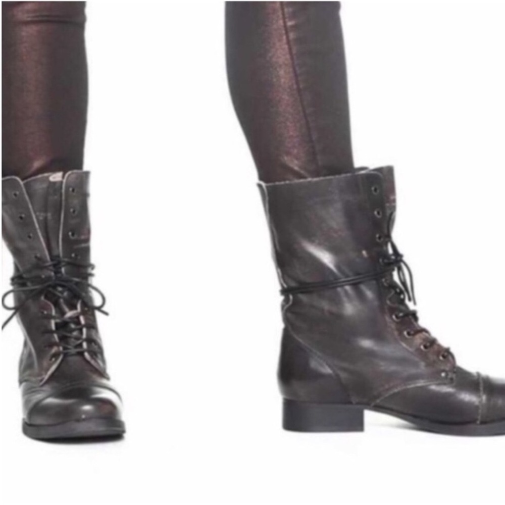 Aldo Aukes brown distressed leather combat boots Size 6